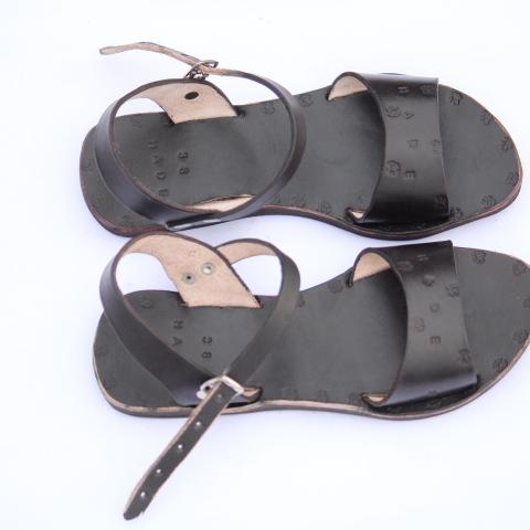 Ladies'_Leather_Craft_Sandals